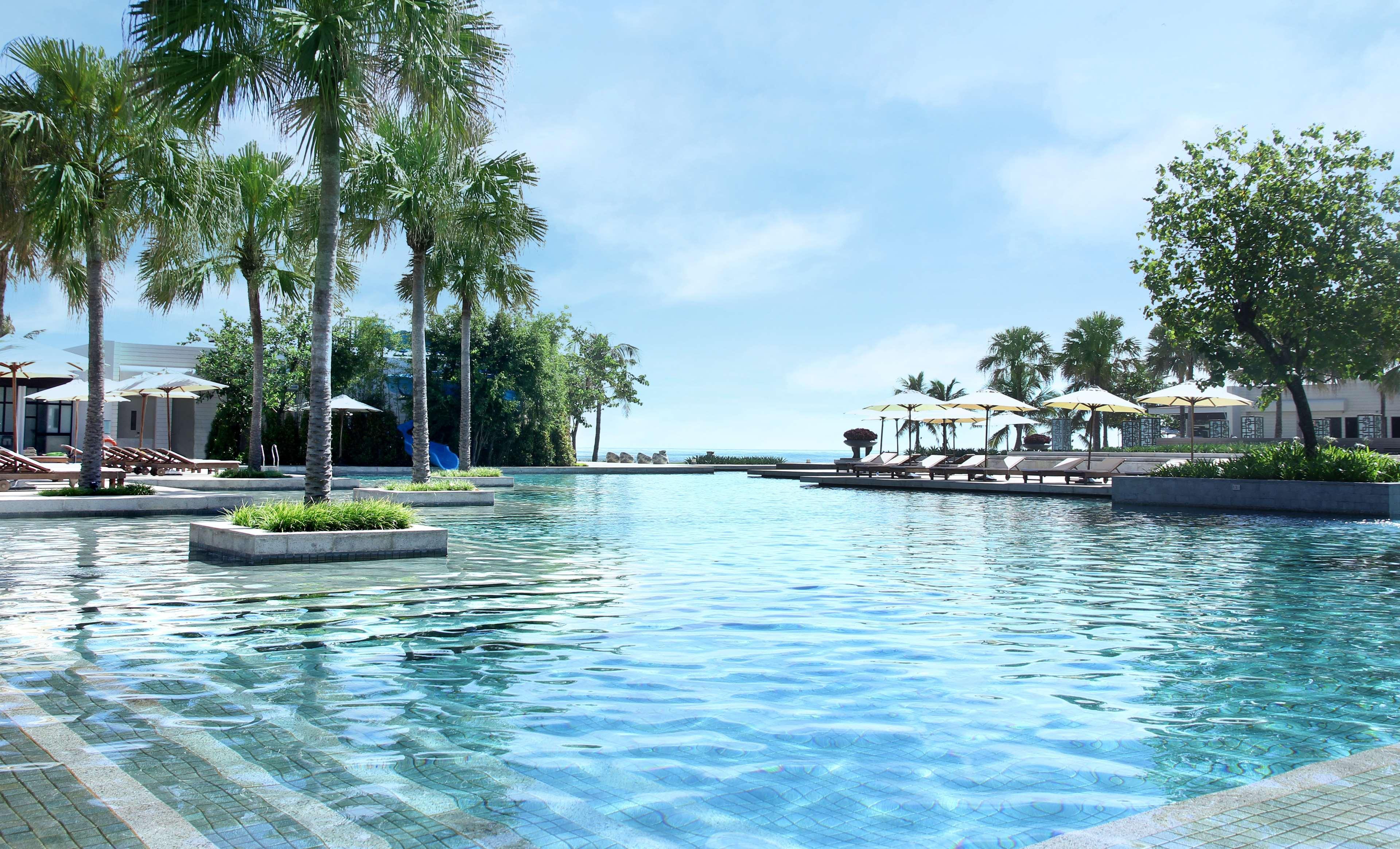 Hyatt Regency Danang Resort And Spa Exterior foto The pool at the InterContinental Hua Hin Resort