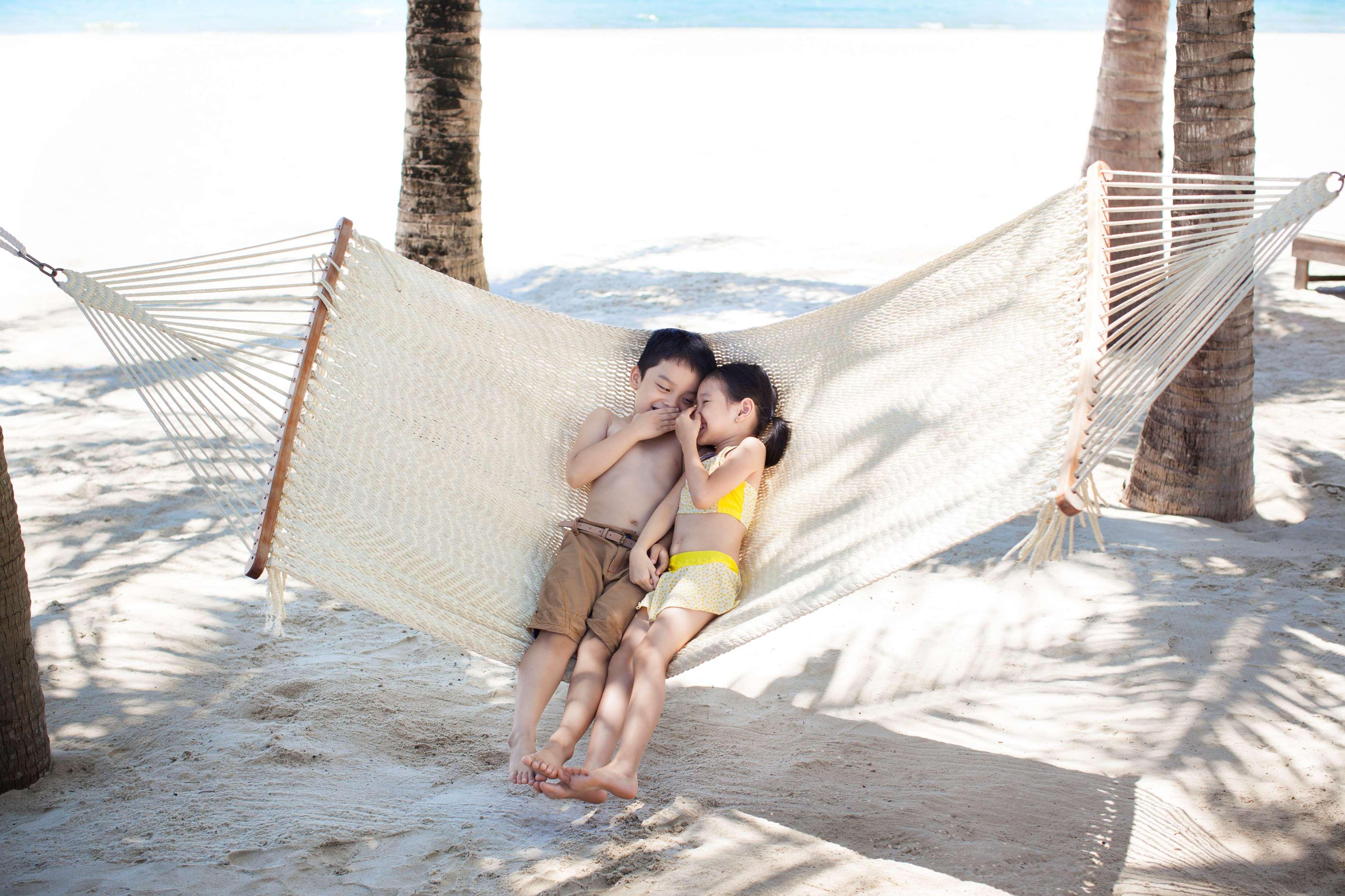 Hyatt Regency Danang Resort And Spa Exterior foto Hammock at the beach