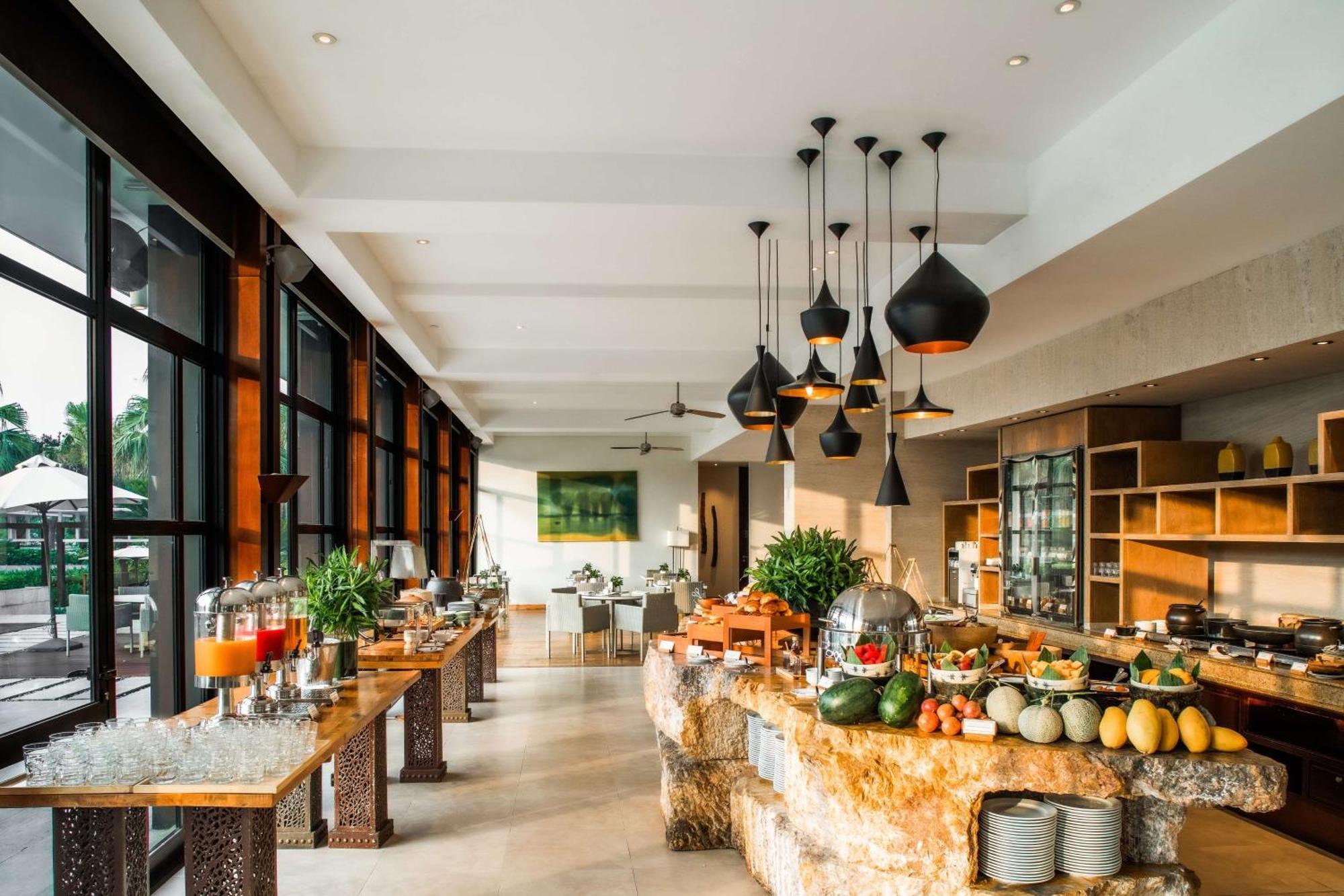 Hyatt Regency Danang Resort And Spa Exterior foto The restaurant at the hotel