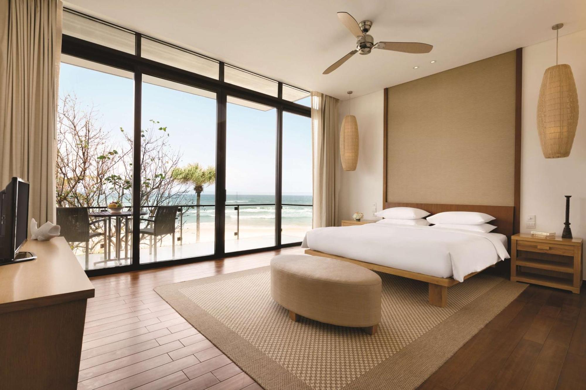 Hyatt Regency Danang Resort And Spa Exterior foto A bedroom at the hotel